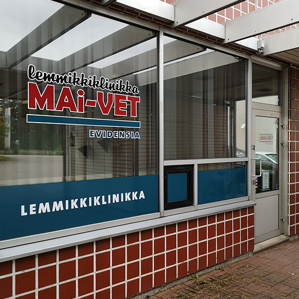 Lemmikkiklinikka MAi-VETin sisäänkäynti.